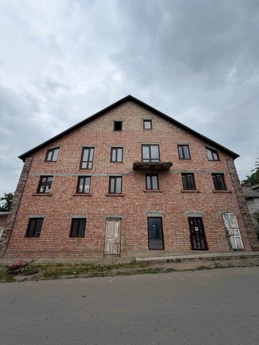 Частина будинку, Заліщики: 2 сотки, 3 санвузли, торг - фото 1