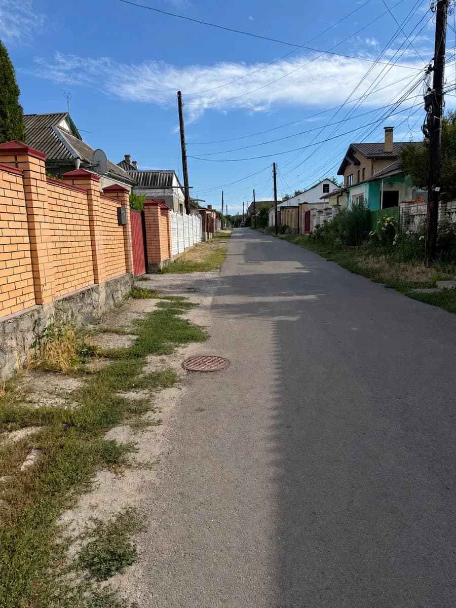 Будинок, Умань: незавершений ремонт, гараж, ділянка 7.74 соток - фото 1