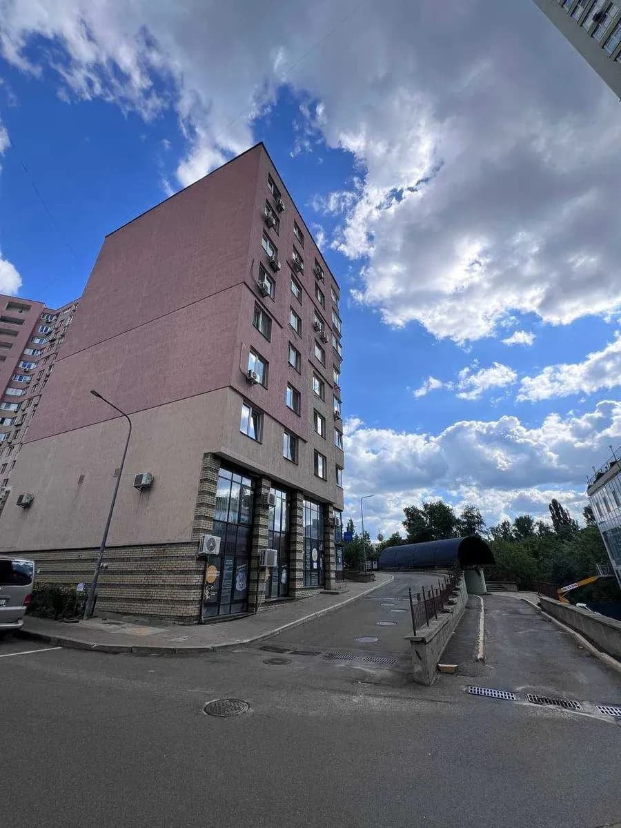Паркомісце, Солом'янський: орендар, дохід 10% річних - фото 1