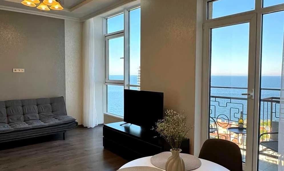 2-кімнатна квартира у ЖК Дев'ята Перлина: вид на море, генератор - фото 1
