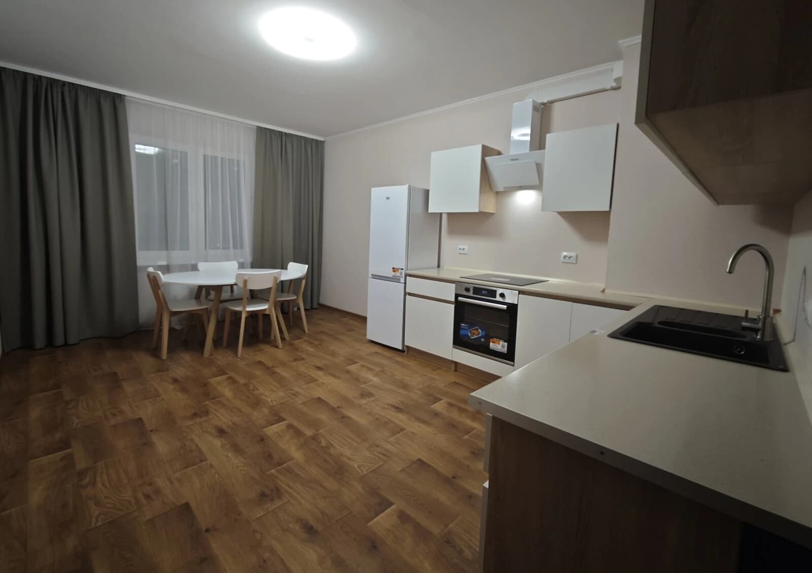 2-кімнатна квартира, вул. Коноплянська: малі діти, ліфт без світла - фото 1