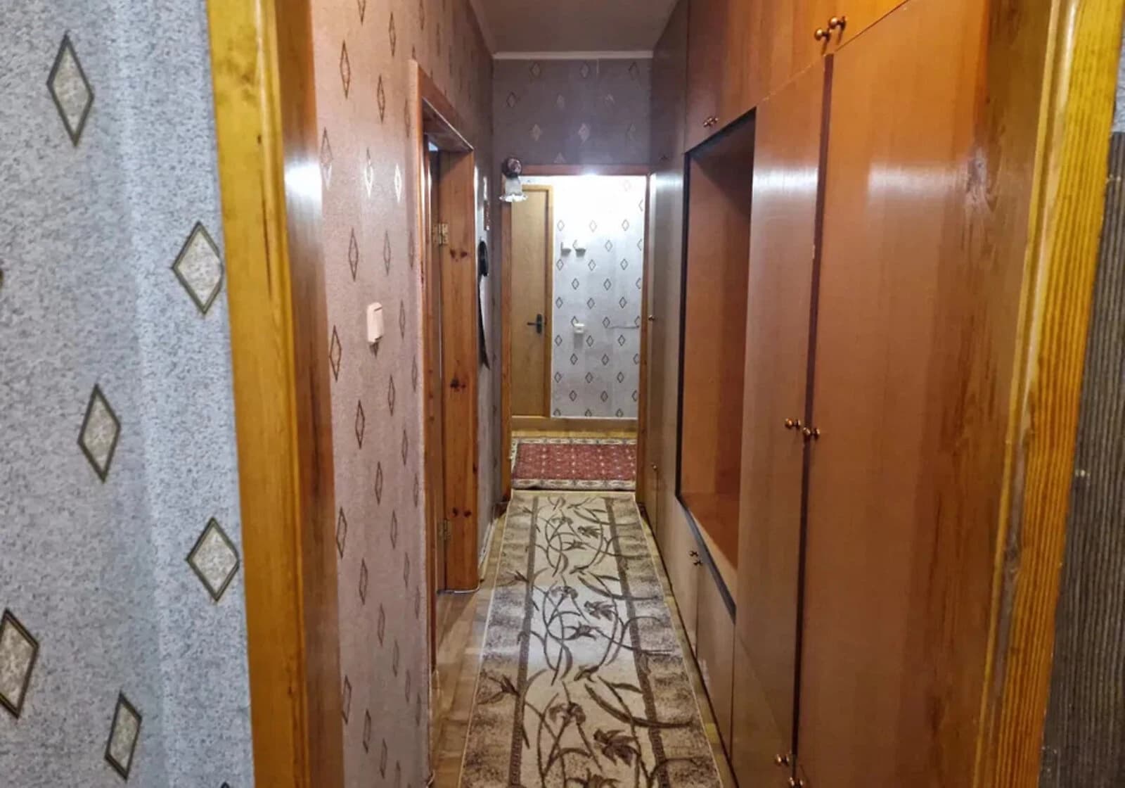 3-кімнатна квартира, Позняки: вода й опалення без світла, роздільний санвузол - фото 3