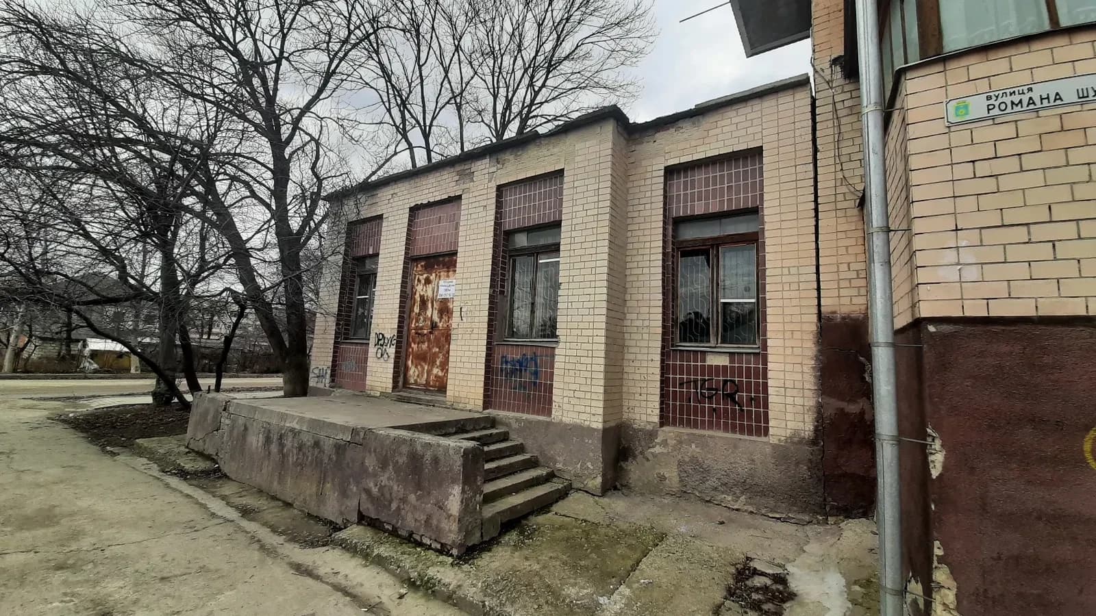 Приміщення, Кам'янець-Подільський: без ремонту, перший поверх - фото 1