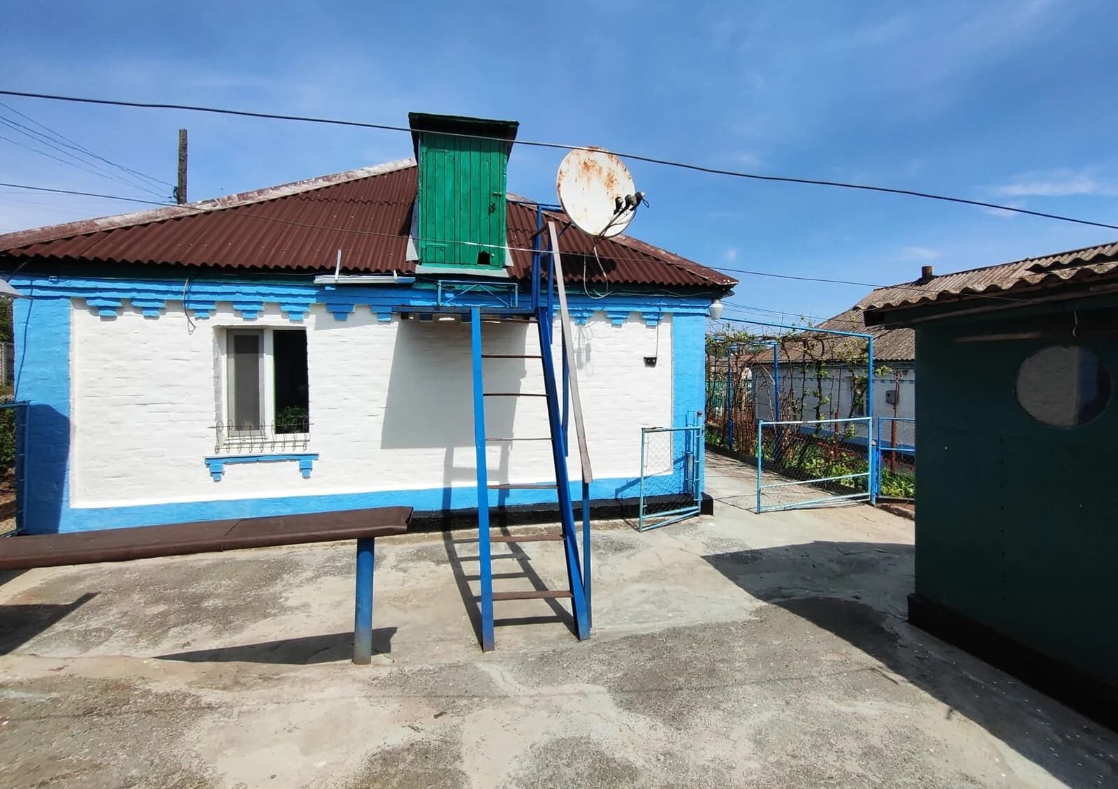 Будинок, Тальне: струмок, сад і пергола - фото 4